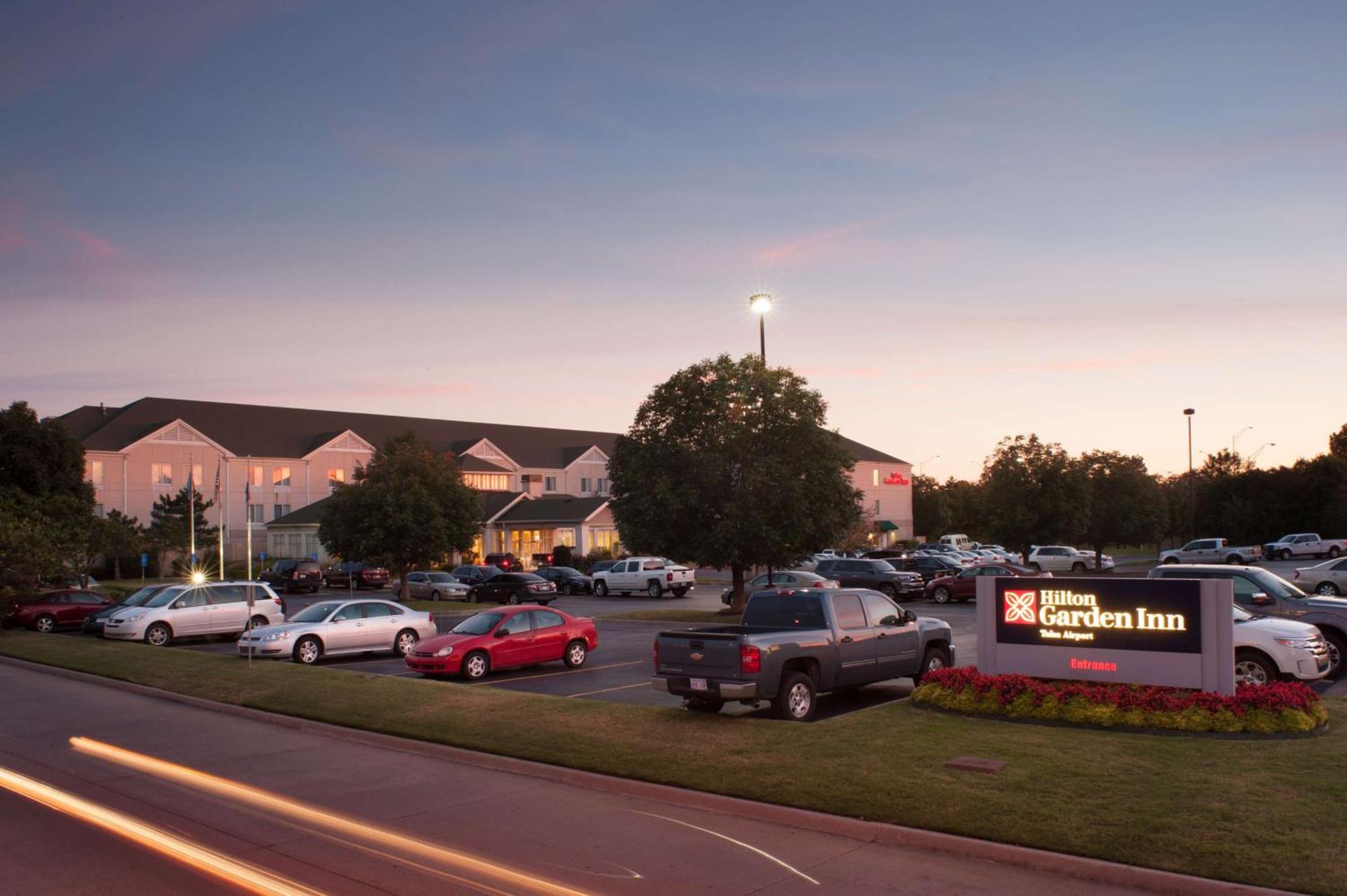 Hilton Garden Inn Tulsa Airport Dış mekan fotoğraf