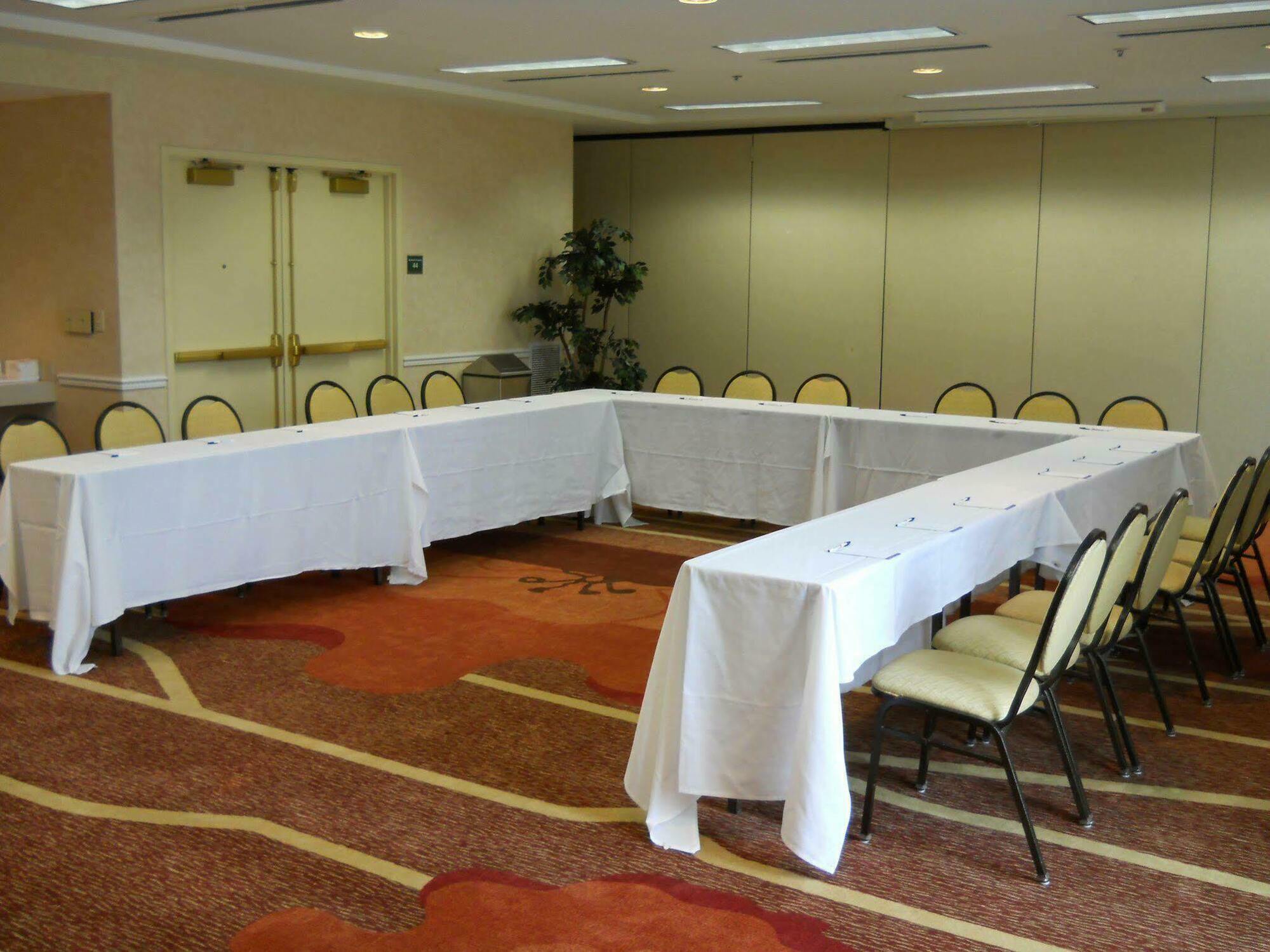 Hilton Garden Inn Tulsa Airport İş olanakları fotoğraf