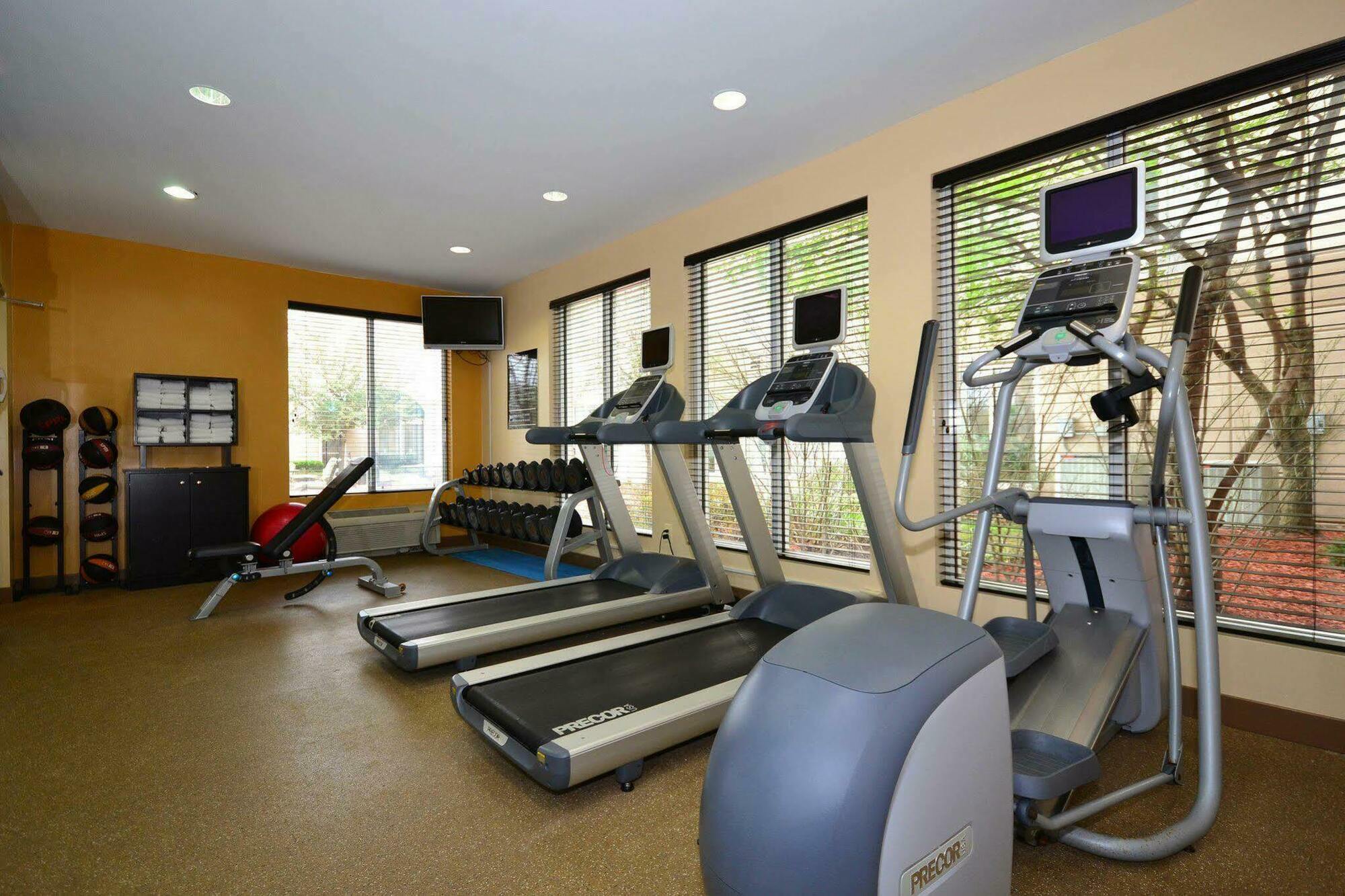 Hilton Garden Inn Tulsa Airport Dış mekan fotoğraf